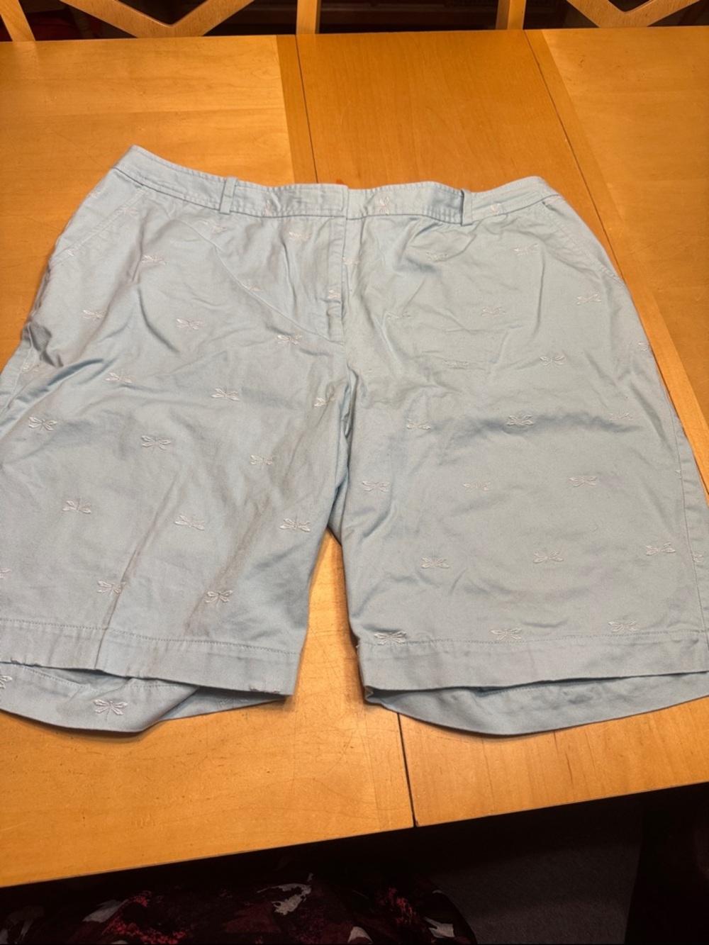 Talbots Woman Light Blue Dragonfly Embroidered Flat-Front Shorts Sz 16W